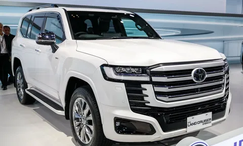 Soi chi tiết Toyota Land Cruiser Hybrid 2026 tại Đông Nam Á, chờ ngày mở bán tại Việt Nam