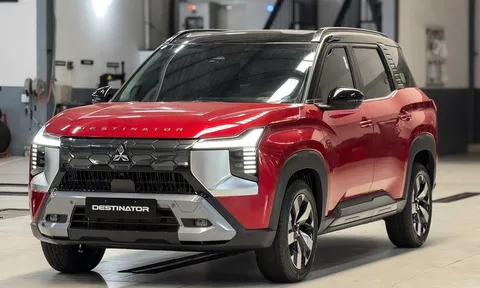 Mitsubishi Destinator nhận ưu đãi lớn, rút ngắn khoảng cách giá với Mazda CX-5