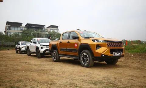 Bán tải Toyota Hilux được đại lý ưu đãi, bản Pro xuống còn 666 triệu đồng