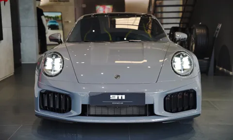 Giá gần 20 tỷ đồng, chiếc Porsche 911 Turbo S mới vừa về Việt Nam có gì đặc biệt?