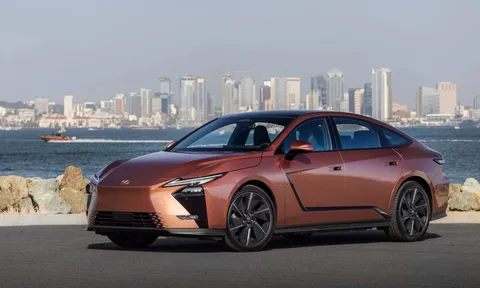 Lexus ES thế hệ mới có thể ra mắt khách Việt vào tháng 10, bản cao nhất giá dự kiến chưa tới 3 tỷ đồng
