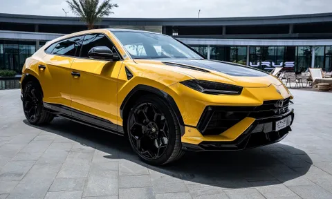 Giá loạt xe siêu sang, siêu xe tại Việt Nam 'nhảy vọt', cao nhất vượt mốc 60 tỷ đồng