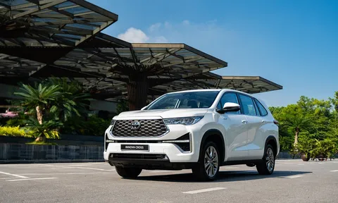 Toyota Innova Cross HEV giành lại 'ngôi vương' phân khúc xe hybrid trong tháng 8/2026