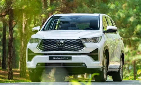 Toyota Innova Cross lần thứ hai vượt mặt Mitsubishi Xpander về doanh số trong năm 2026