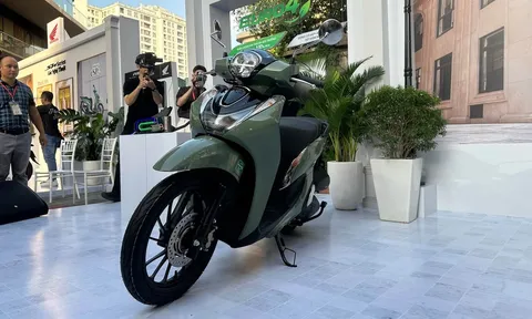 Honda SH Mode 2027 chốt giá từ 60,79 triệu đồng tại Việt Nam, mở bán vào tháng 10