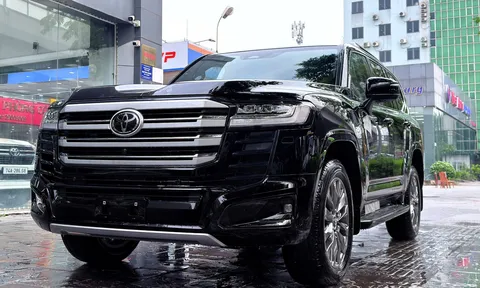 Toyota Land Cruiser HEV giá 4,71 tỷ đồng vẫn hút khách Việt, doanh số gấp hơn 7 lần bản xăng