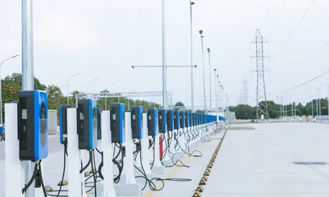 Hà Nội có trạm sạc ô tô điện VinFast lớn nhất Việt Nam: Phục vụ 866 xe cùng lúc, sắp nâng lên hơn 1.000 xe