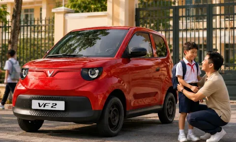 VF 2 "gỡ" những băn khoăn nào cho các gia đình muốn đổi xe máy lên ô tô?