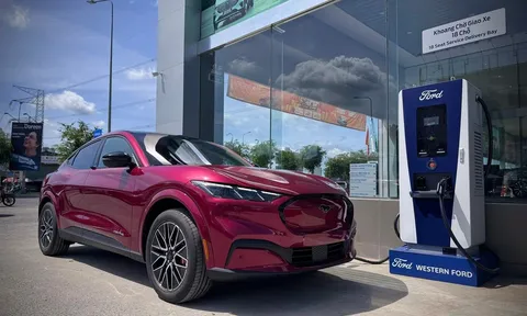 Từng có giá 2,6 tỷ đồng, SUV điện Ford Mustang Mach-E nay rẻ hơn cả tỷ đồng