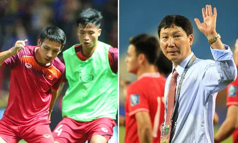 Tin bóng đá tối 23/11: HLV Kim Sang Sik nhận món quà từ FIFA; Công thần ĐT Việt Nam bất ngờ nhập viện