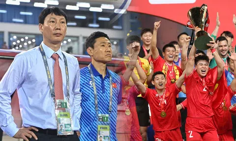 Trợ lý HLV Kim Sang-sik chia tay ĐT Việt Nam, tiết lộ bến đỗ bất ngờ sau AFF Cup 2024?