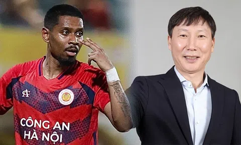 Ngôi sao Việt kiều gây sốt tại V.League, HLV Kim Sang-sik bất ngờ nhận 'mật thư'