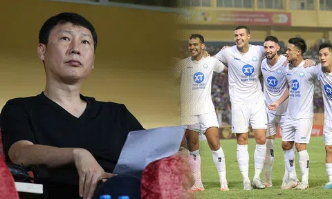 Tin bóng đá trưa 6/5: CLB Nam Định nhận vinh dự lớn từ AFC; FIFA làm khó HLV Kim Sang-sik