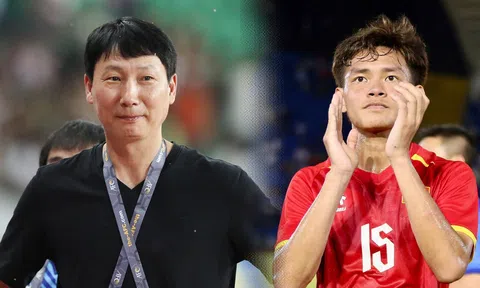 'Viên ngọc quý' ĐT Việt Nam báo tin vui, HLV Kim Sang-sik thở phảo ở giải châu Á