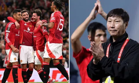 HLV Kim Sang Sik đối diện bài toán khó, ĐT Việt Nam gặp bất lợi 'trên trời rơi xuống' vì Man United?