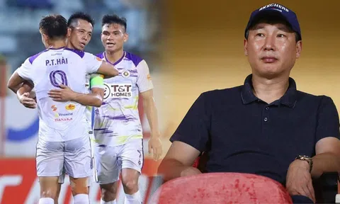 HLV Kim Sang-sik nhận tin 'sét đánh' trước đại chiến Malaysia, danh sách ĐT Việt Nam có biến động lớn?
