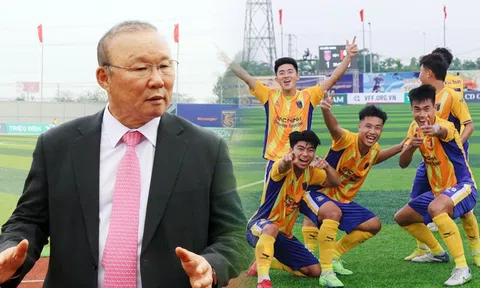 Đội bóng của HLV Park Hang-seo 'tự bắn vào chân', người hùng World Cup trả giá đắt