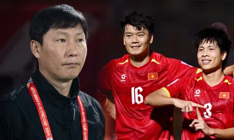 HLV Kim Sang-sik có quyết định khó tin, ĐT Việt Nam chốt 'quân xanh' trước trận gặp Malaysia