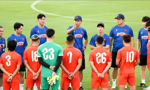 HLV Kim Sang-sik nhận tin 'sét đánh' trước trận gặp Malaysia, danh sách ĐT Việt Nam có biến động lớn