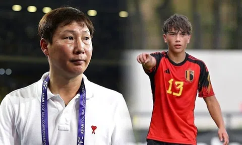 HLV Kim Sang-sik nhận 'tín hiệu' từ trời Âu, ngôi sao Việt kiều có bước tiến lớn trong sự nghiệp