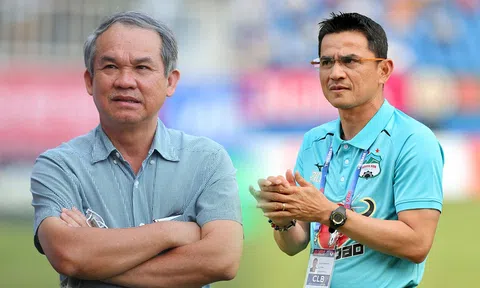 Bầu Đức 'thay máu' lực lượng cho mùa giải mới, HAGL tái ngộ HLV Kiatisak
