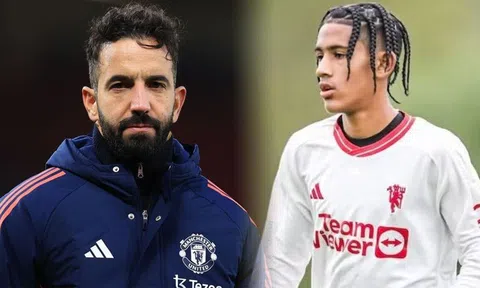 Tin chuyển nhượng sáng 30/6: Man United sắp bổ nhiệm HLV mới; MU chính thức trói chân 'tiểu Messi'