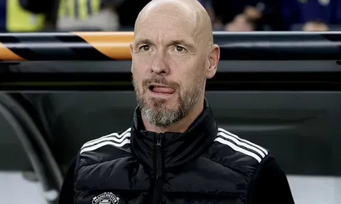 Cay đắng rời Manchester United, HLV Ten Hag gọi Zidane là 'đồ rác rưởi' vì lí do khó tin