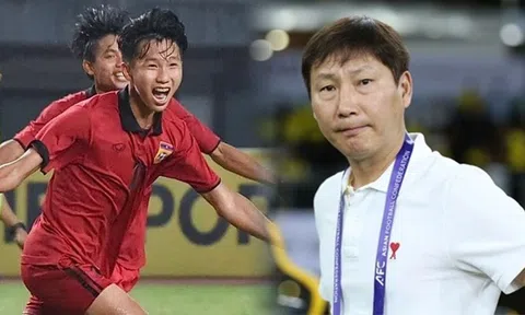 Đối thủ của ĐT Việt Nam triệu tập 'nội gián' V.League, HLV Kim Sang-sik nguy cơ bị bắt bài?