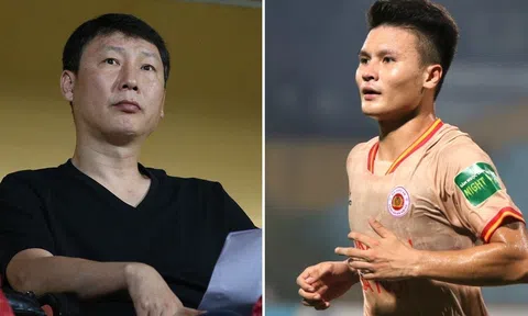 Tin bóng đá trong nước 17/7: U23 Việt Nam đặt một chân vào Chung kết; Người cũ CLB CAHN tái xuất