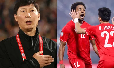 Nguyễn Xuân Son báo tin sét đánh, HLV Kim Sang-sik chốt tiền đạo ĐT Việt Nam đấu Malaysia
