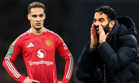 Man United bị tung hỏa mù trên TTCN, xác định thời điểm Antony bị tống khứ khỏi Old Trafford