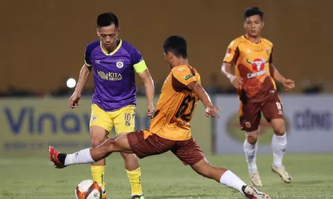 Phục vụ kế hoạch tổng duyệt diễu binh 2/9, 'siêu kinh điển' V.League dời lịch vào phút chót