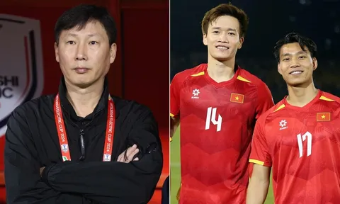 Trụ cột ĐT Việt Nam lên bàn mổ, HLV Kim Sang-sik chốt phương án thay thế dài hạn