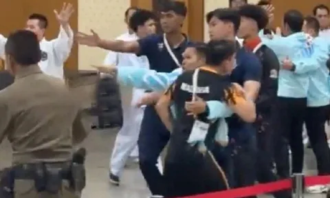 SEA Games 33 tiếp tục hỗn loạn, trọng tài bị đuổi đánh vì thiên vị chủ nhà Thái Lan