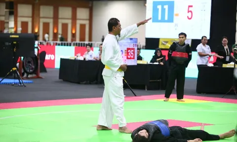 Trọng tài bỏ mặc VĐV Việt Nam nằm bất động, BTC SEA Games khẳng định 'hành vi ăn vạ'