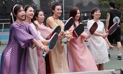 Áo dài phủ sóng sân Pickleball trước Tết Nguyên đán, bùng nổ tranh cãi về trang phục thi đấu