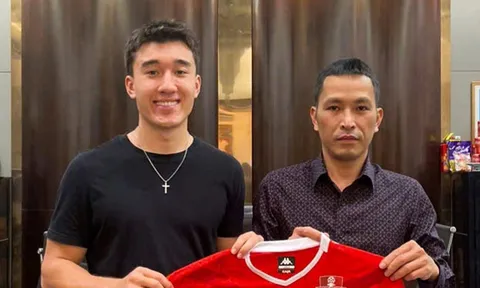 V.League đón 'làn gió mới', ngôi sao Việt kiều Canada trở về góp sức cho bóng đá Việt Nam