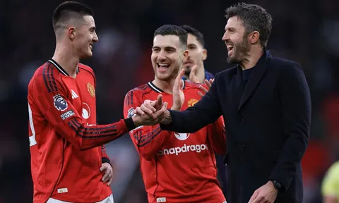 Đội bóng yếu nhất Ngoại hạng Anh tạo địa chấn, Manchester United có cơ hội vàng vào top 3