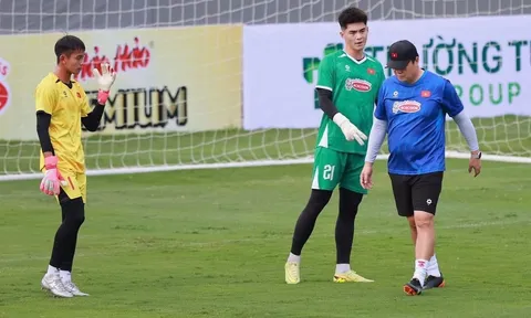 HLV Kim Sang Sik 'xây nhà từ móng', sao U19 bất ngờ nhận đặc quyền ở ĐT Việt Nam