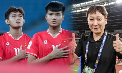 ĐT Việt Nam nhận 'tin vui kép', HLV Kim Sang-sik có thêm 'hỏa lực' giải bài toàn hàng công