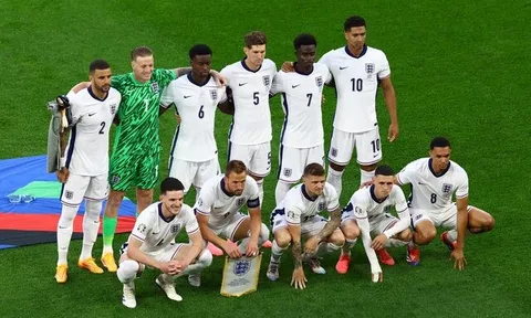 Cựu đội trưởng MU được khuyên nên từ chối lên tuyển Anh dự World Cup