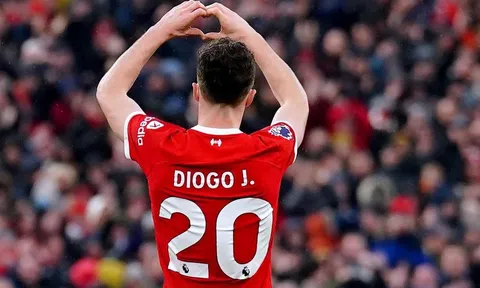 Liverpool ra mắt đài tưởng niệm Diogo Jota và em trai André Silva bên ngoài Anfield