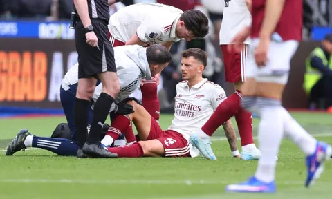 Arsenal nhận cú sốc lớn: Ben White nguy cơ nghỉ hết mùa vì chấn thương đầu gối
