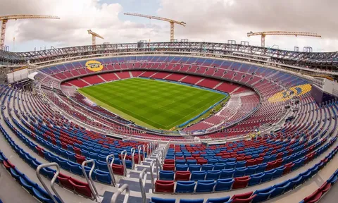 Camp Nou chưa thể hoàn thành, Barcelona xin tiếp tục dùng sân Montjuïc vào mùa giải sau