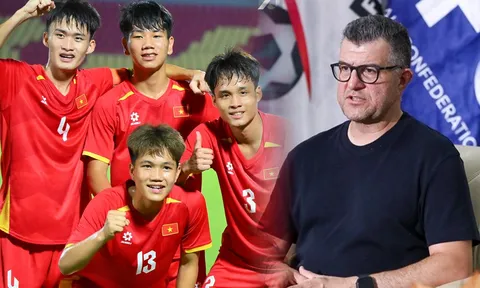 HLV Cristiano Roland trải lòng sau tấm vé World Cup lịch sử, phủ nhận 'đặc quyền' ở U17 Việt Nam