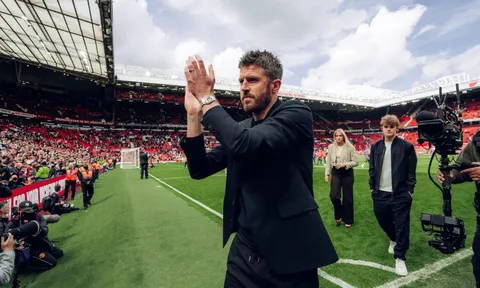 Michael Carrick sắp nhận món quà đầu tiên tại MU