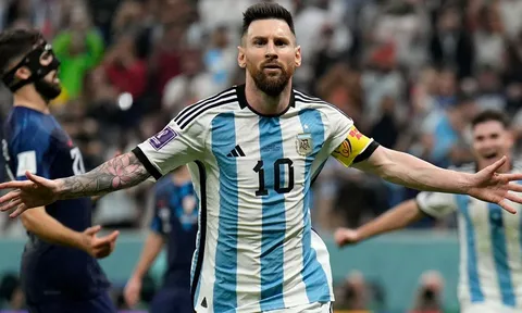 Messi tự quyết ngày giải nghệ, HLV Scaloni tiết lộ lý do siêu sao Argentina vẫn là số 1 thế giớ