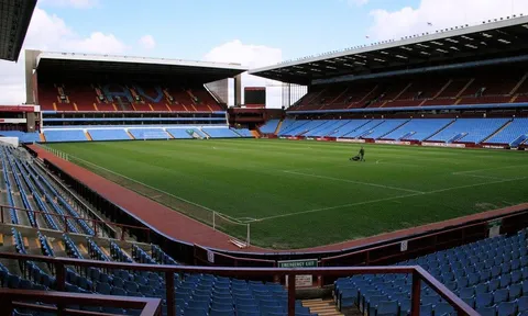 Aston Villa nhận án phạt từ UEFA, đối mặt nguy cơ cấm CĐV sân khách tại Champions League