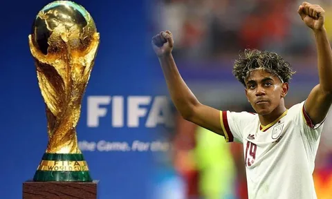 ĐT Tây Ban Nha hưởng lợi ở chung kết World Cup 2026, Lamine Yamal chạm một tay vào chiếc Cúp Vàng