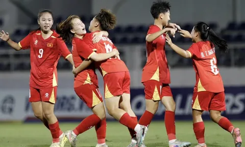 San bằng kỷ lục châu Á, U17 nữ Việt Nam nhận phần thưởng hậu hĩnh từ VFF